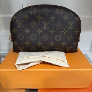 Louis Vuitton Monogram Cosmetic Pouch MM
